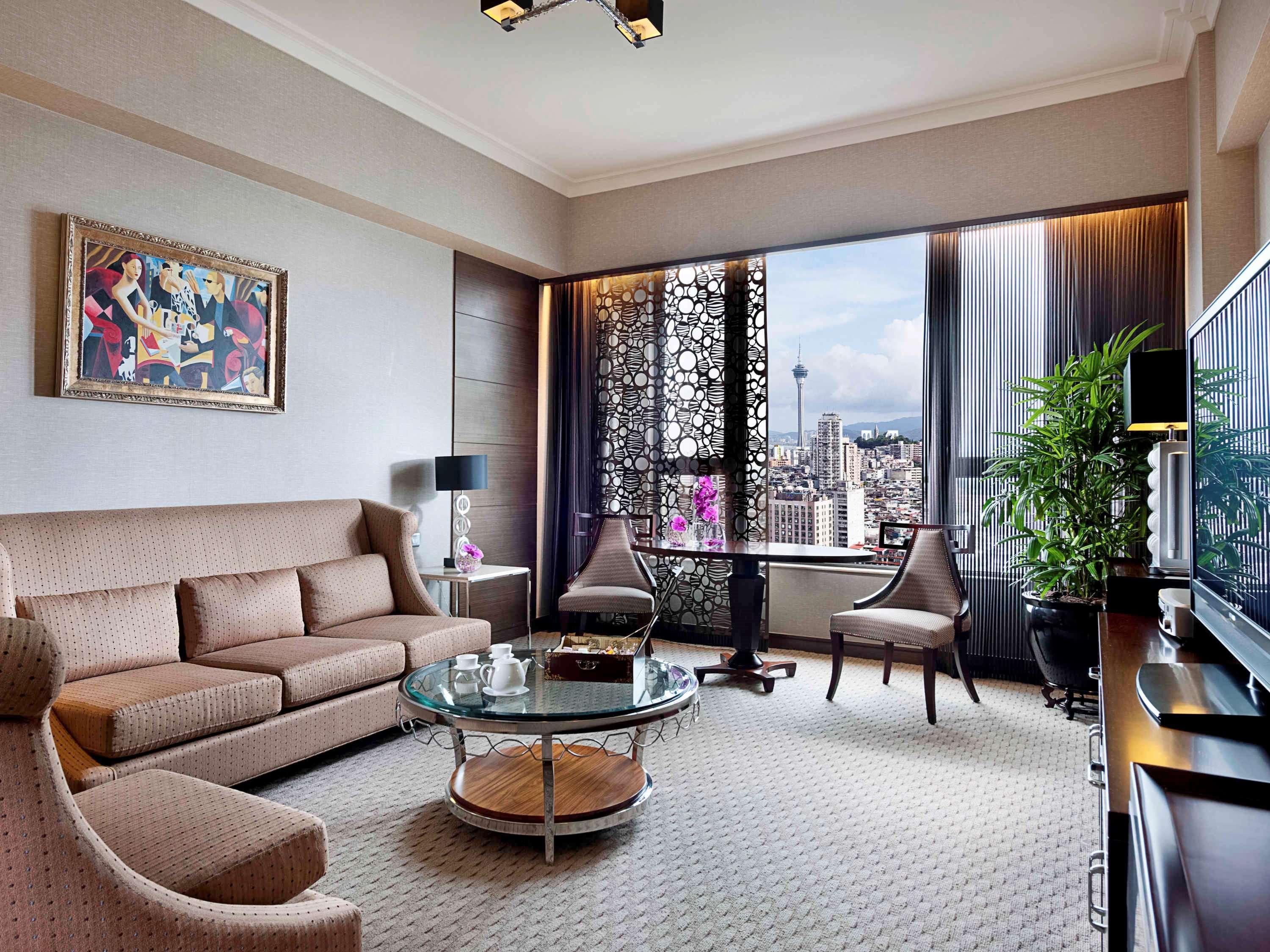 Готель Sofitel Macau At Ponte 16 Екстер'єр фото A living room in a suite at the Shangri-La Hotel, Kuala Lumpur