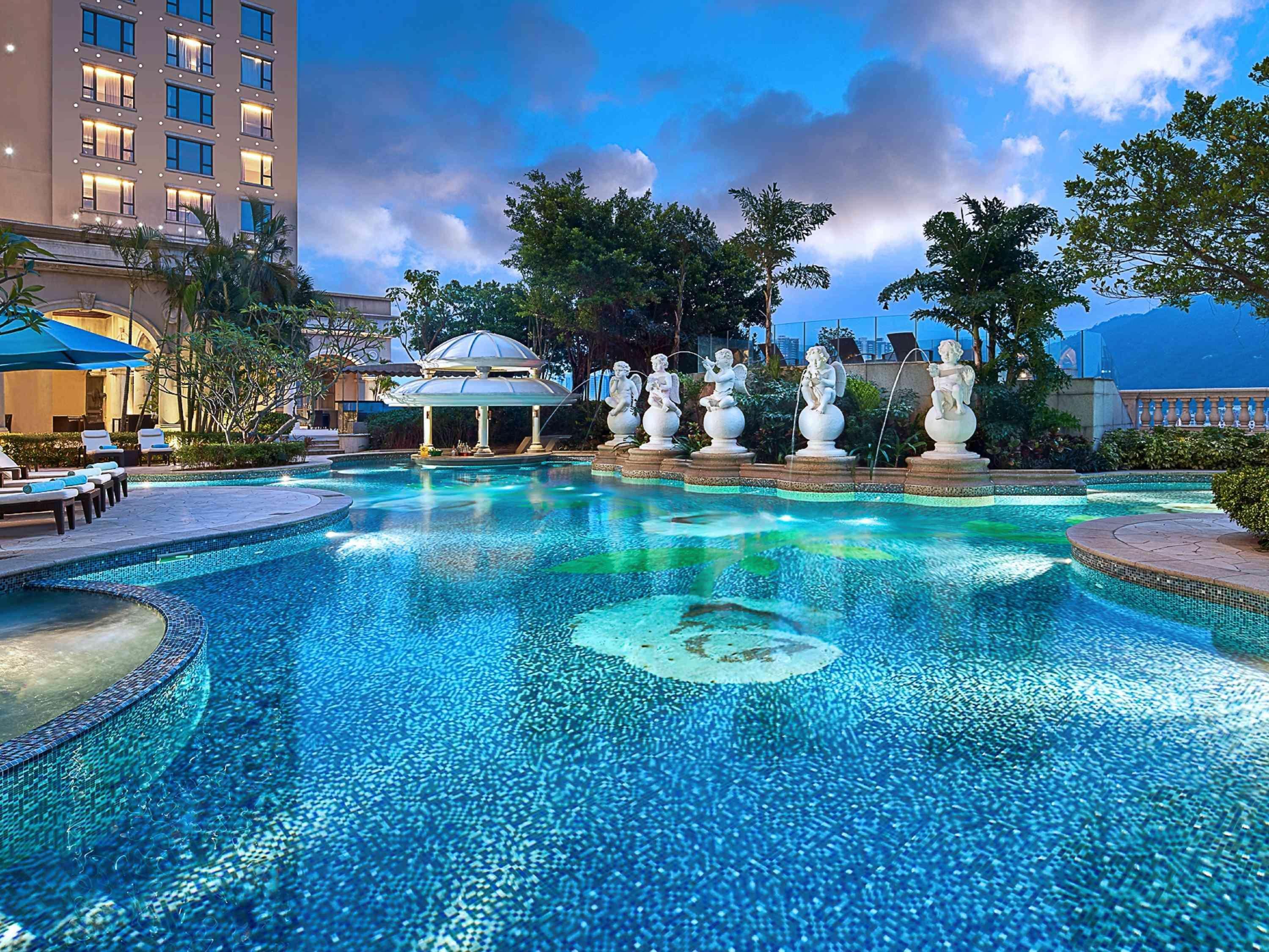 Готель Sofitel Macau At Ponte 16 Екстер'єр фото The pool at the hotel