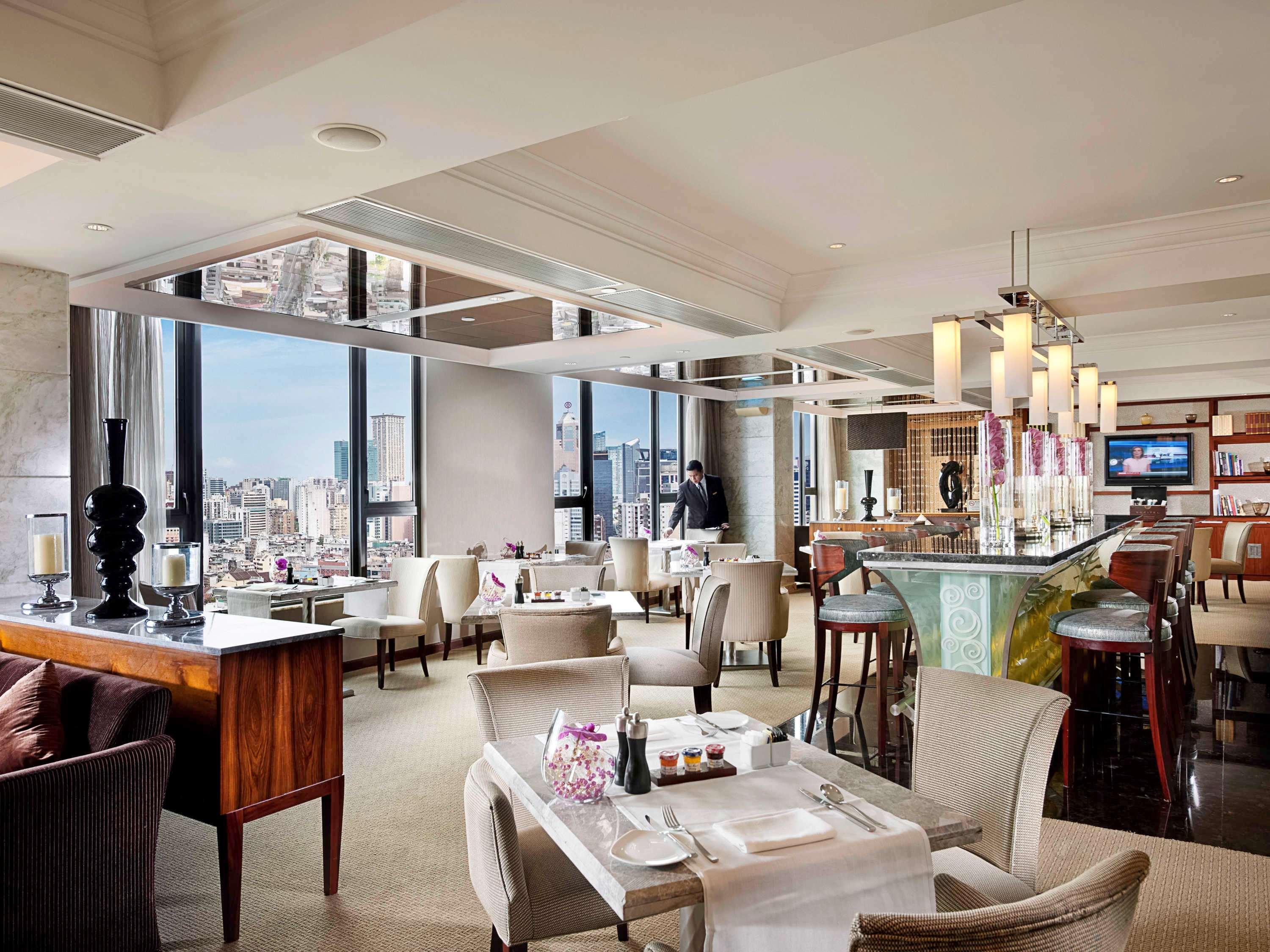 Готель Sofitel Macau At Ponte 16 Екстер'єр фото The Club at the Conrad Tokyo