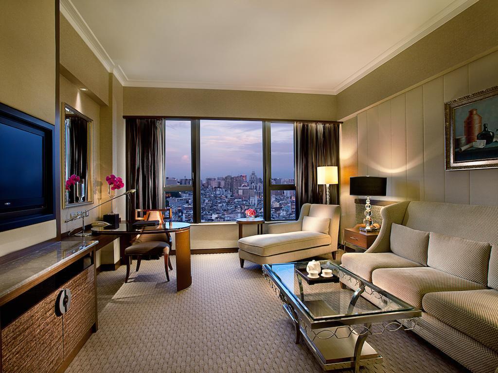 Готель Sofitel Macau At Ponte 16 Екстер'єр фото A suite at the Mandarin Oriental, Seoul